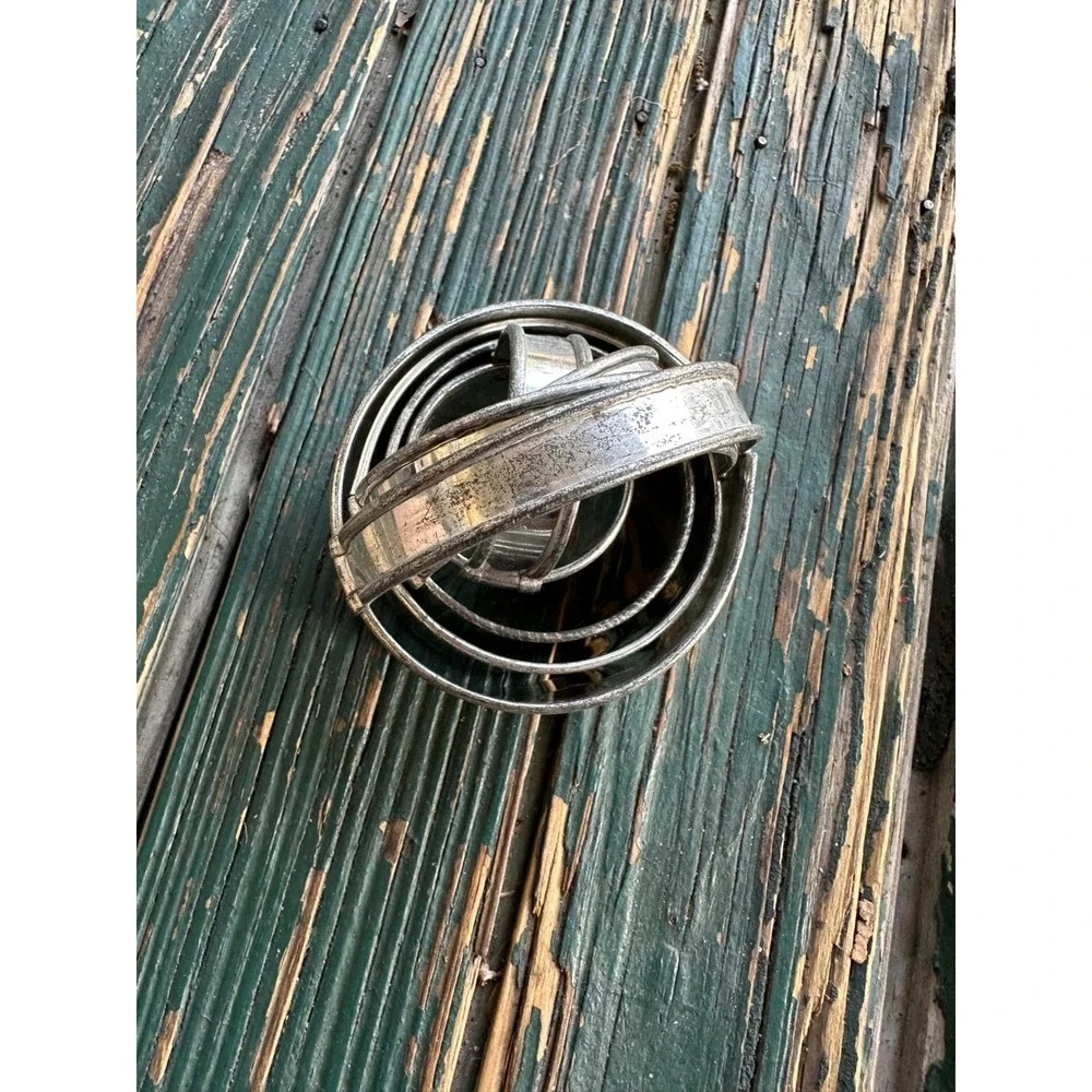 Vintage Nested Metal Biscuit Cookie Cutters Set of 4 Silver‎ Round with Handles